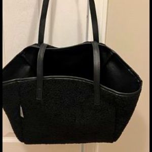Nieman Marcus Faux Shearling Tote
Visit >
Bag Black w/ Creed Dior Sisley Min...